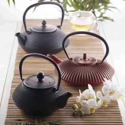 Black Cast Iron Teapot, 900ml